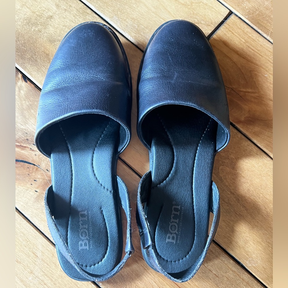 Born black slingback